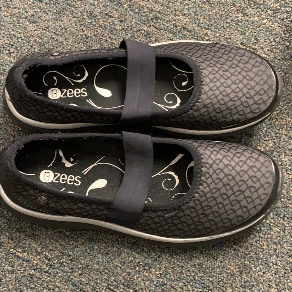 BZees Charcoal/Black MaryJane Comfort Shoe